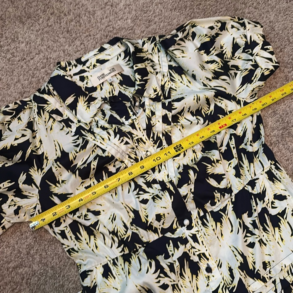 Diane Von Furstenberg button down dress - Picture 12 of 12